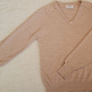 Vintage Christian Dior V Neck light beige sweater. Size Medium.